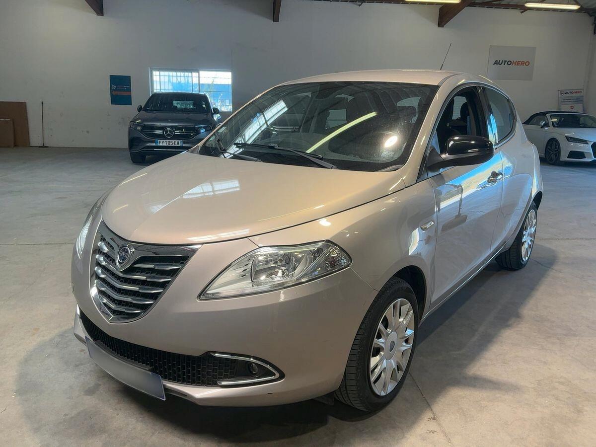 Lancia Ypsilon 1.2 69 CV 5 porte S&S Silver