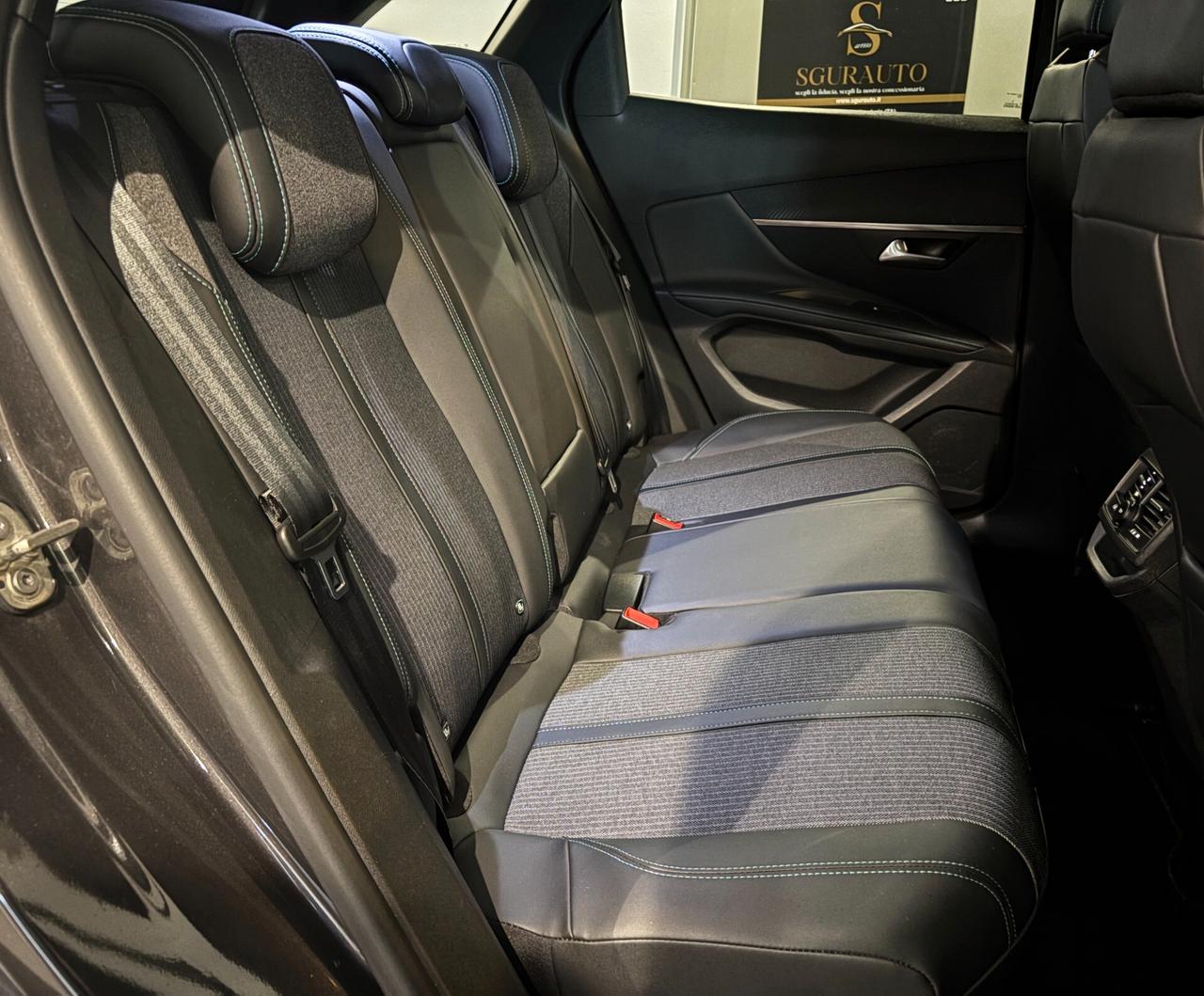 PEUGEOT 3008 1.5 BLUEHDI 130CV ALLURE 2022