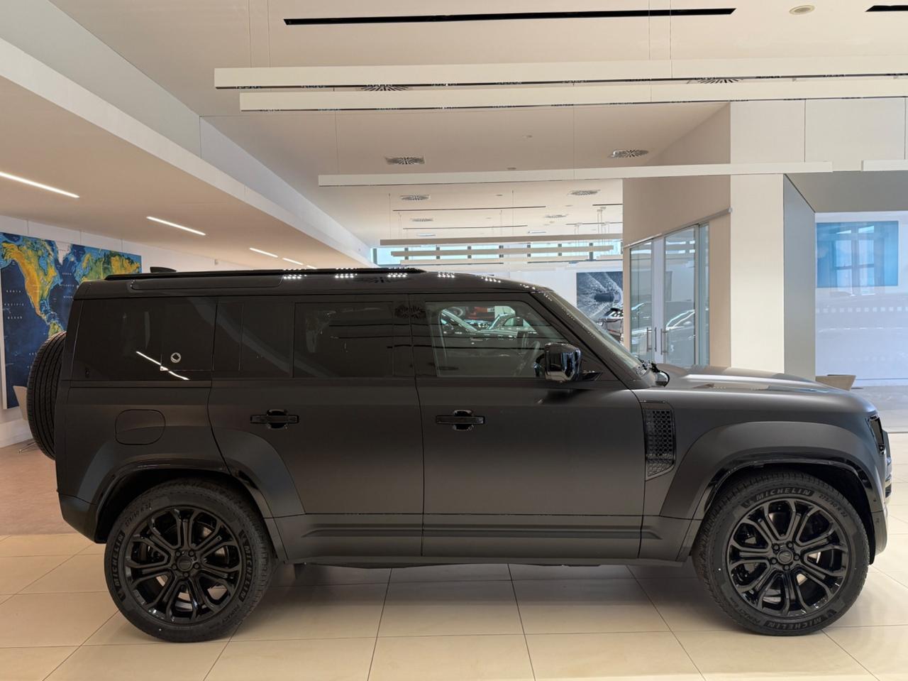 Land Rover Defender 110 4.4 V8 635 CV AWD Auto OCTA Black