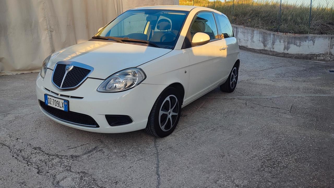 Lancia Ypsilon 1.2 Oro