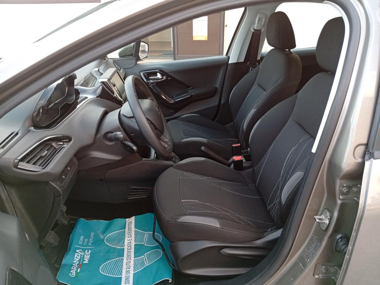 Peugeot 208 PureTech 82cv 5 porte Allure