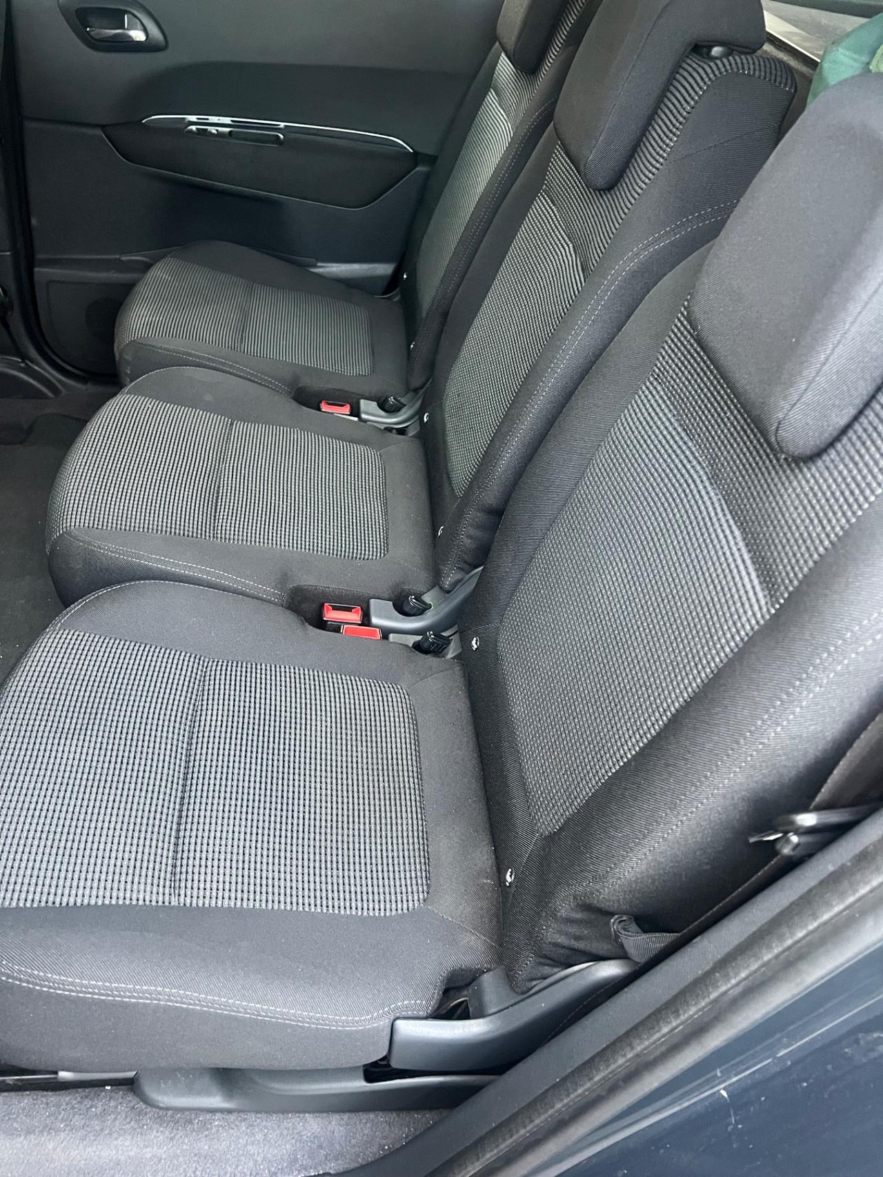 Peugeot 5008 1.6 HDi 112CV Business