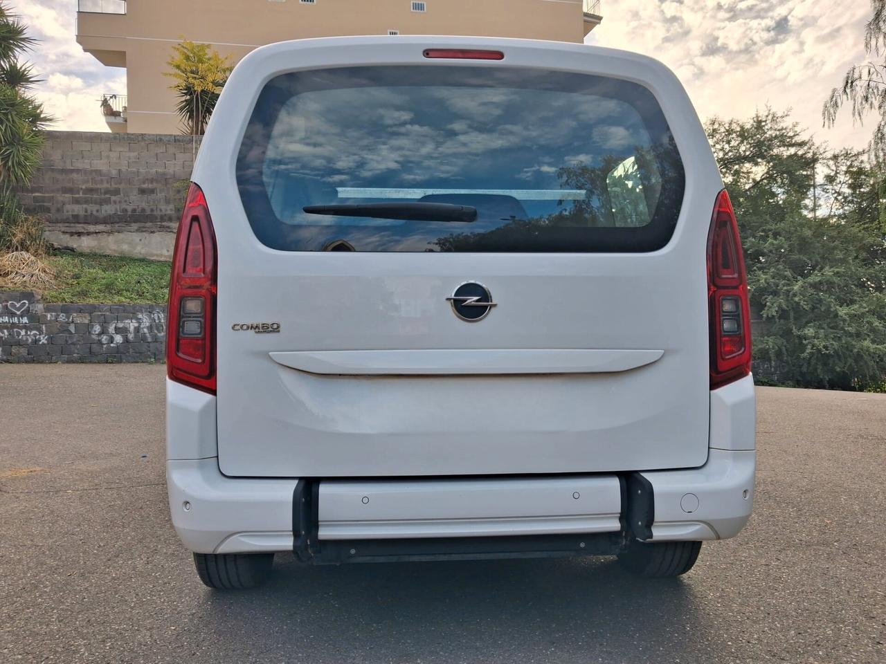 Opel Combo Life Pianale ribassato con rampa disabili in carrozzina
