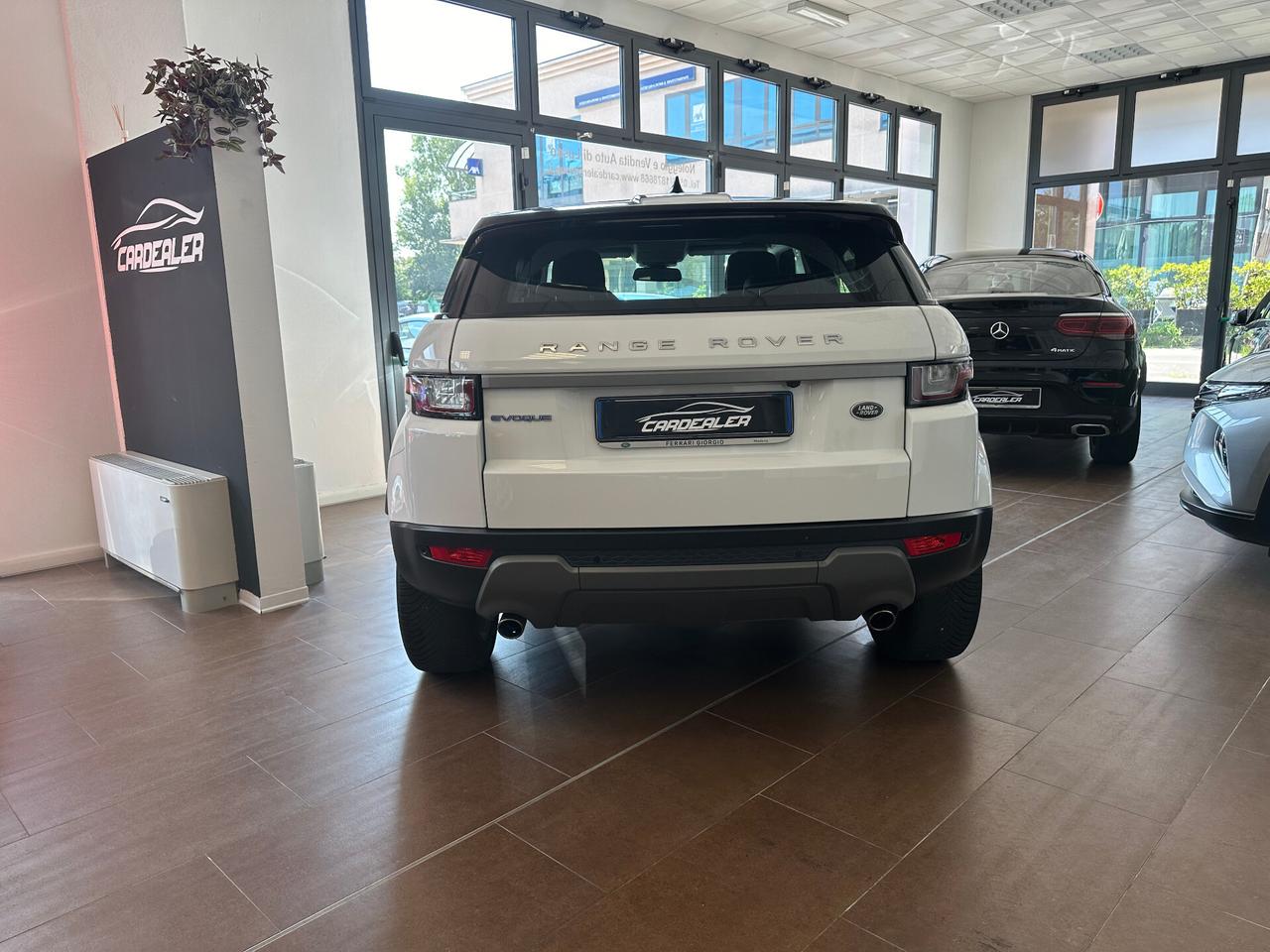 Range Rover Evoque 2.0 TD4 150 CV 5p. Pure