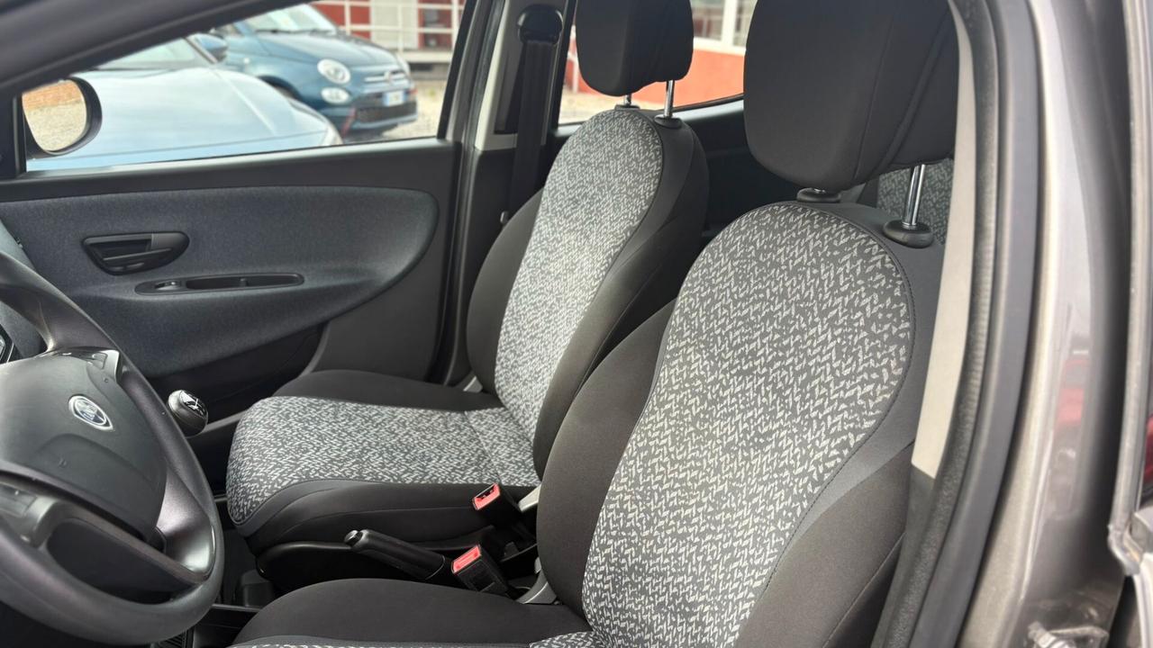 Lancia Ypsilon 1.2 69 CV 5 porte Elefantino Blu