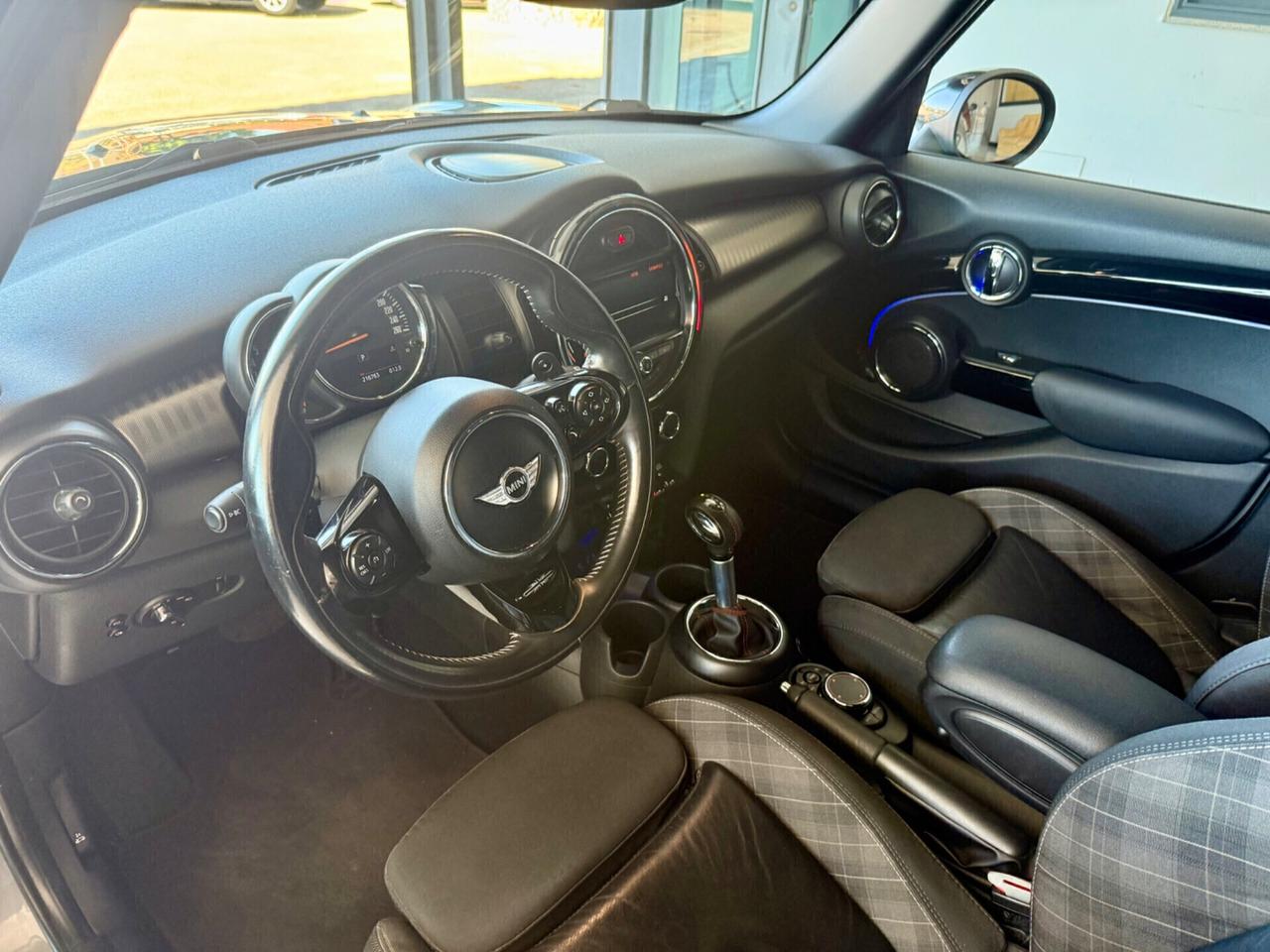 Mini 2.0 Cooper SD aut. Hype 5 porte