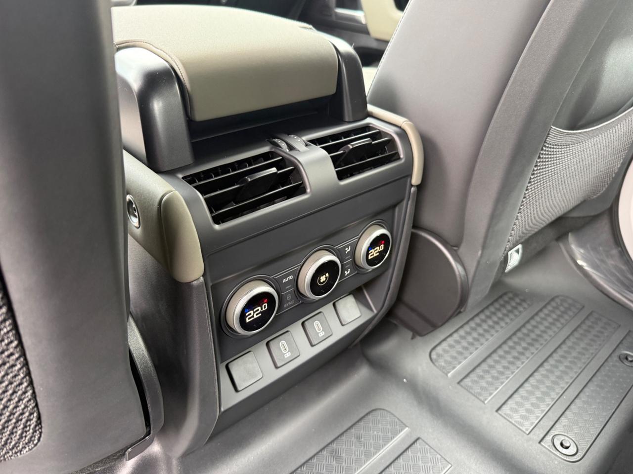 Land Rover Defender 110 250 CV - NUOVA UNICA
