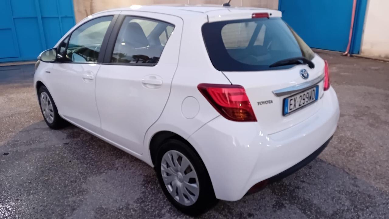 Toyota Yaris Toyota yaris hybrid 1.5 camb/aut-5P-1