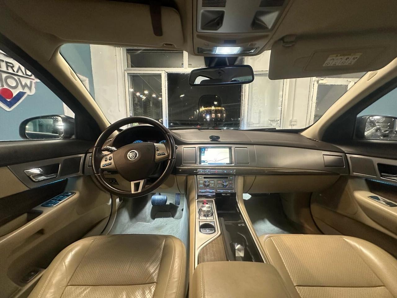 Jaguar XF 2.7D V6 Premium Luxury