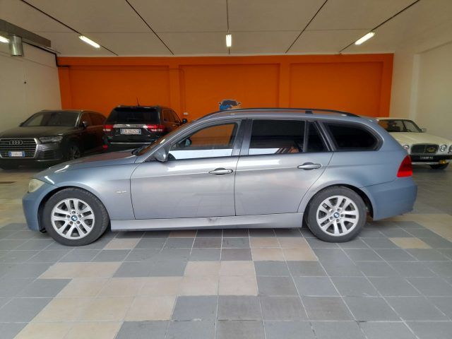 BMW 320 320d Touring Attiva