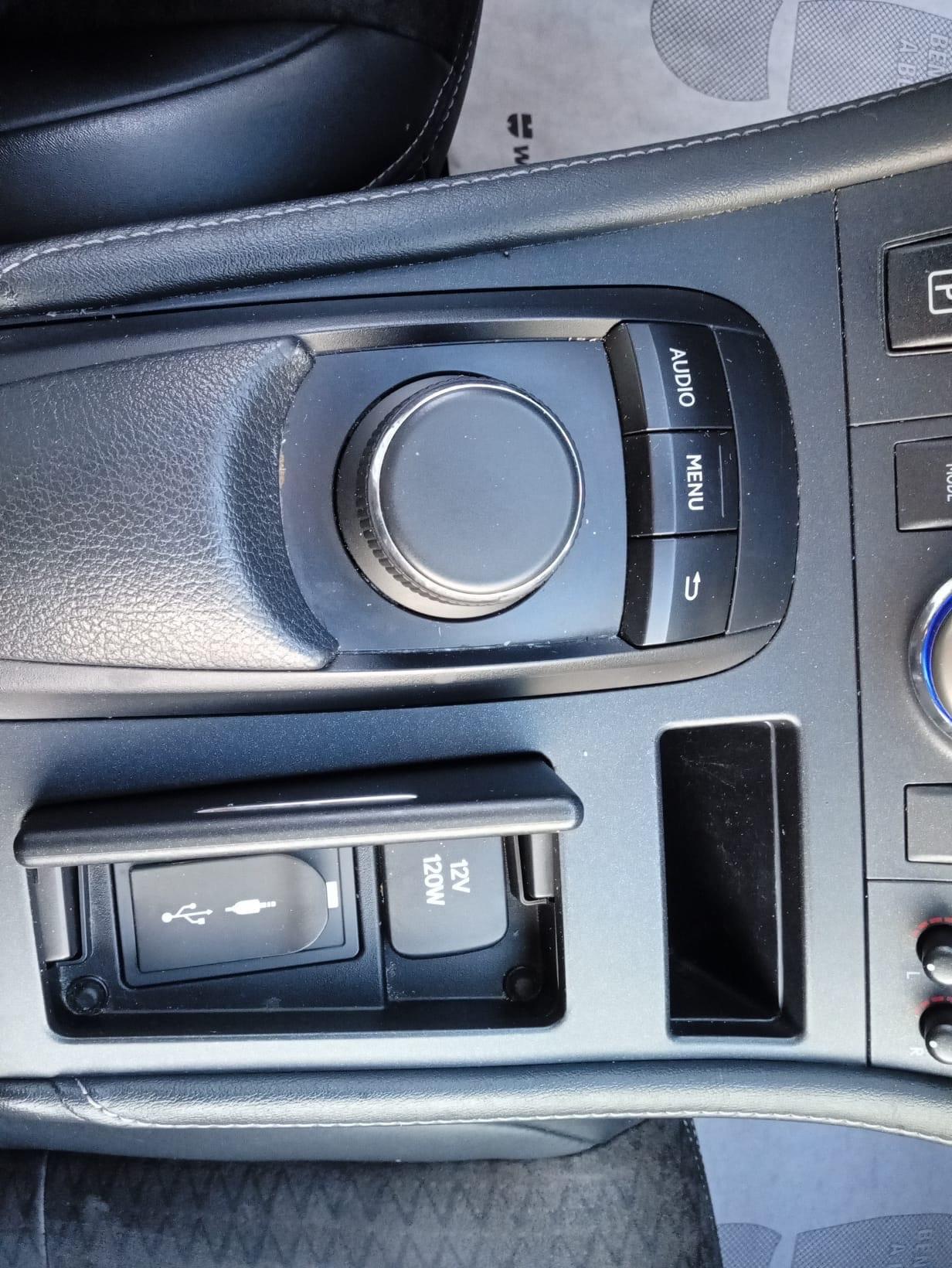Lexus CT 200h Hybrid F Sport*Automatik*Navi*Pelle*Xenon*Camera