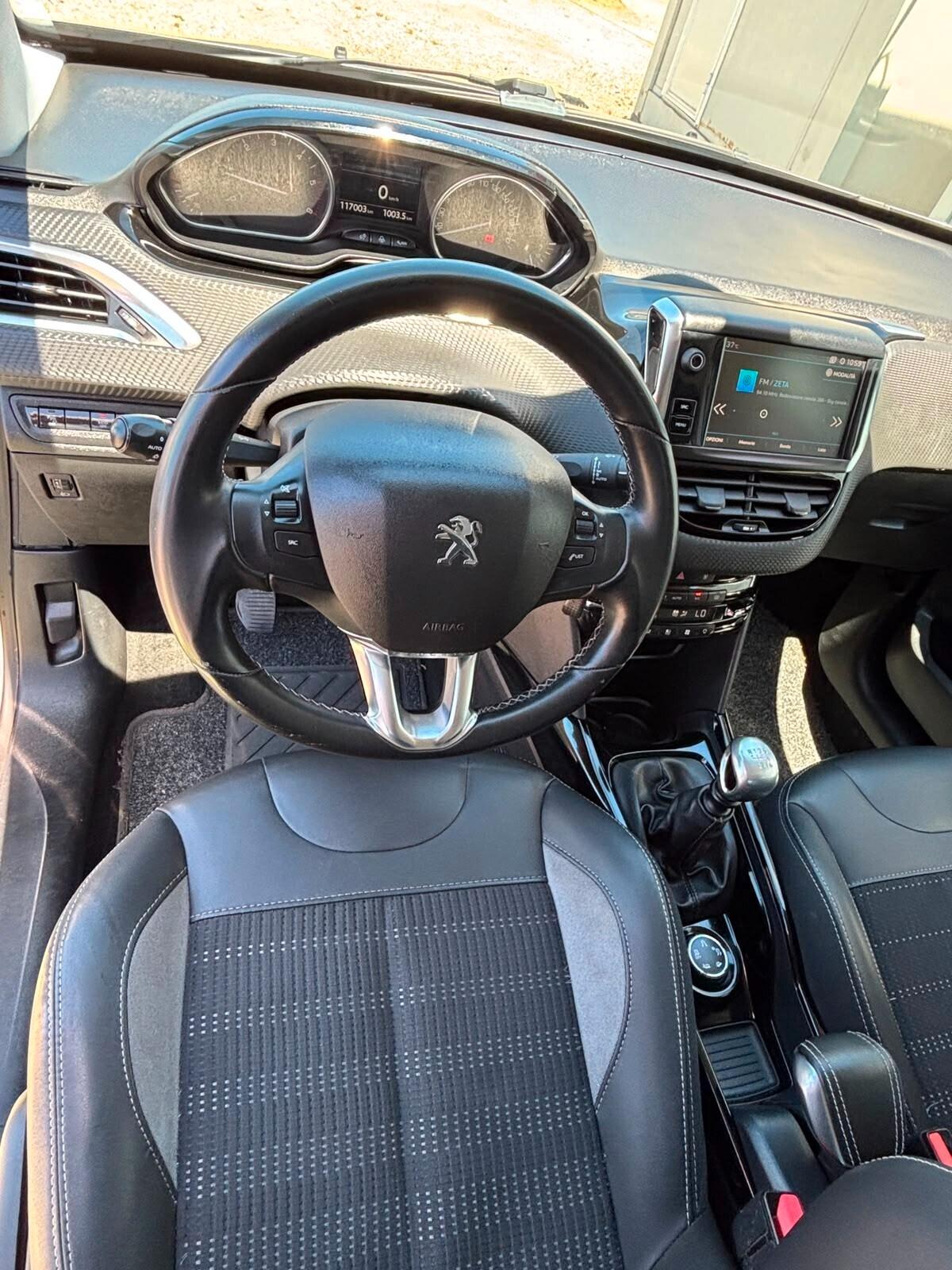 Peugeot 2008 1.5 DIESEL Black Matt