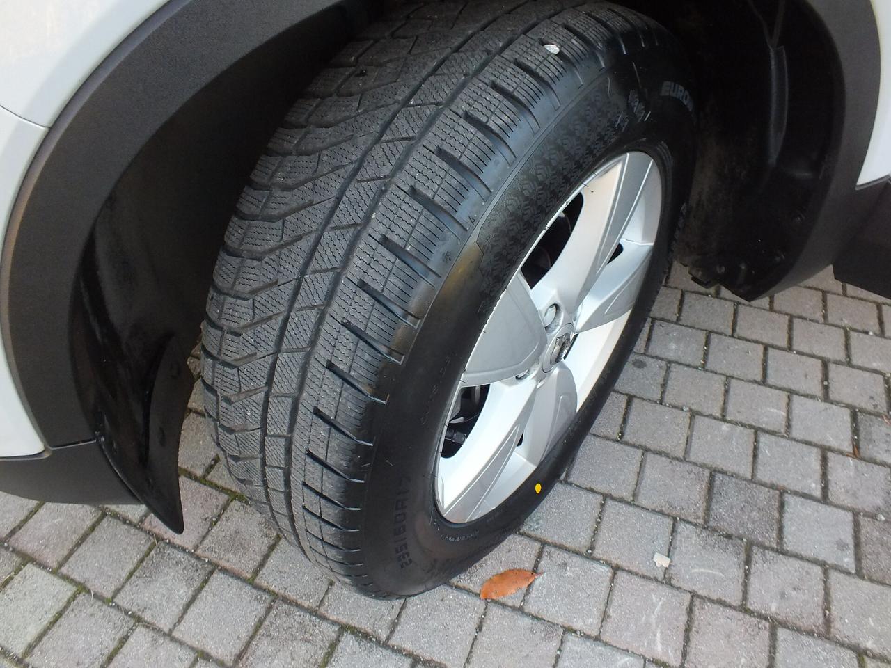 VOLVO XC40 T2 CORE 32.000 KM!