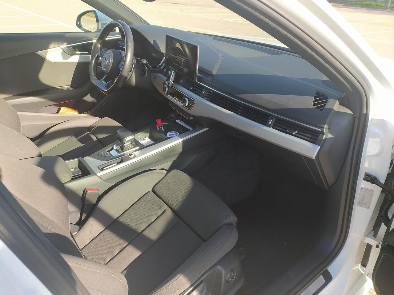 Audi A4 Business Advanced 2.0 35 TDI MHEV #8151