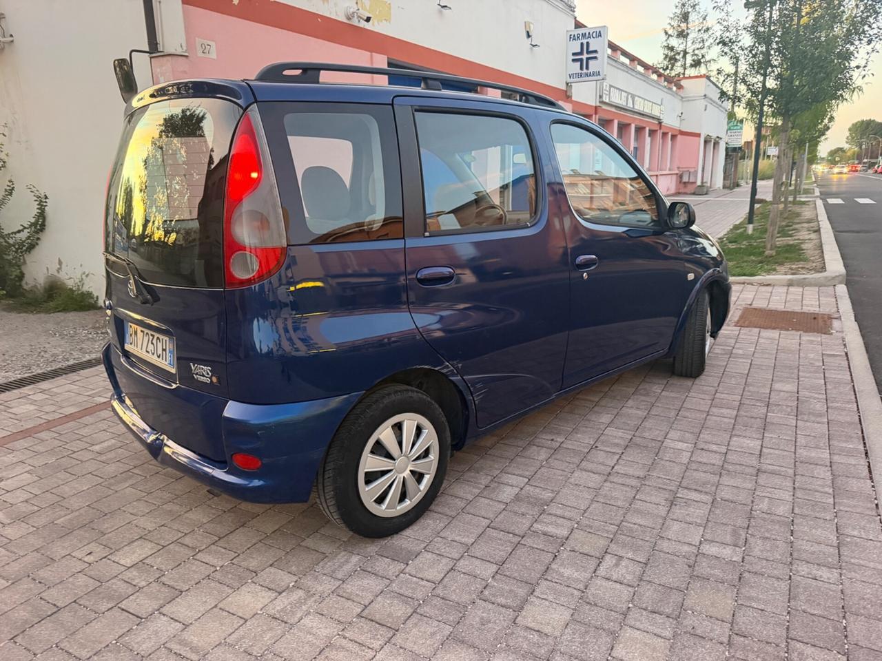 Toyota Yaris 1.3i 16V cat 5 porte Luna