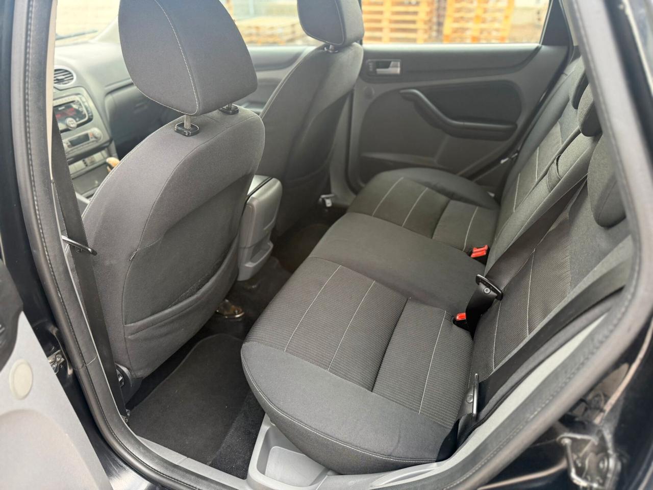 FORD FOCUS 1.6 TITANIUM 2010 12 MESI DI GARANZIA