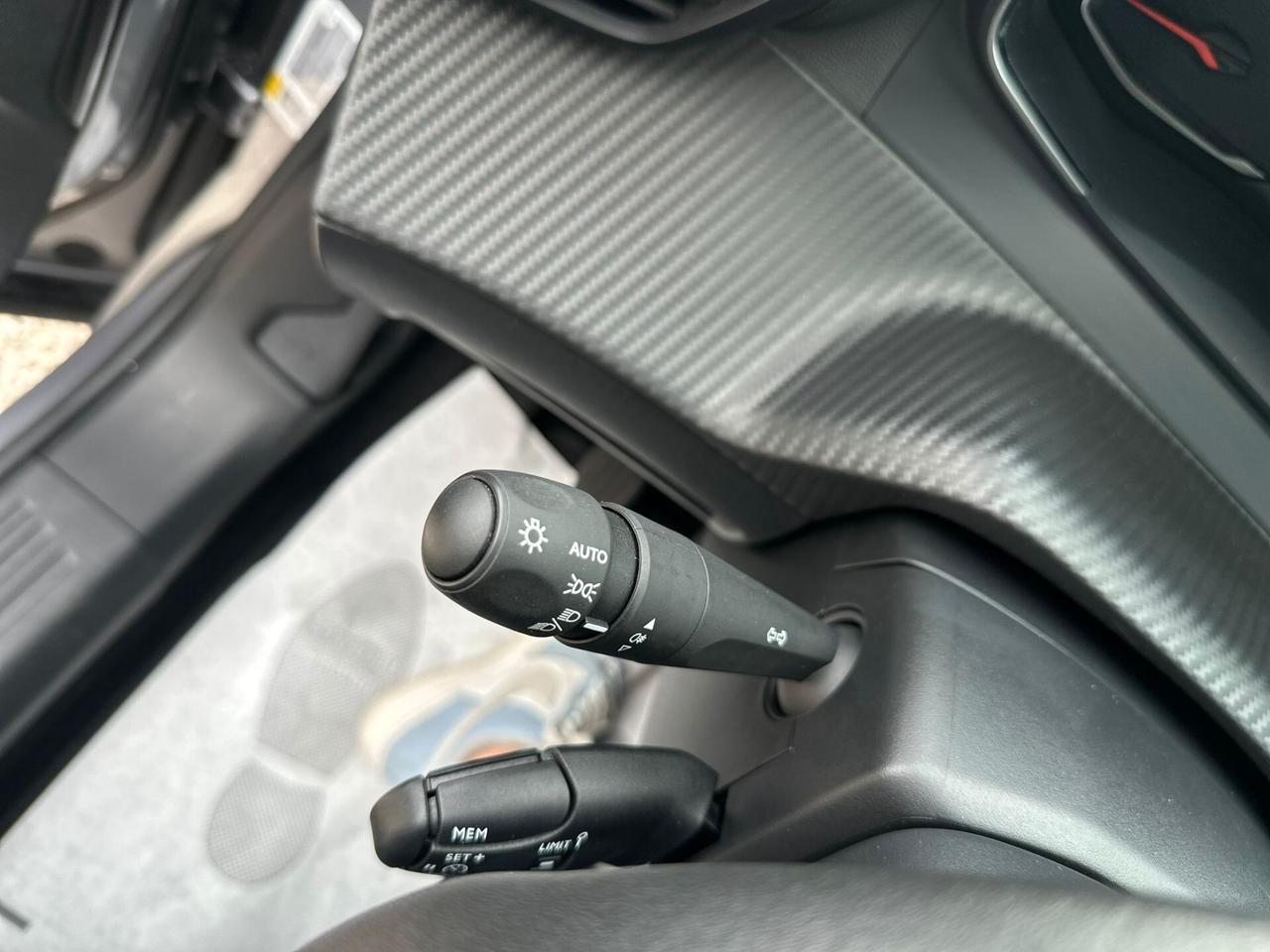 Peugeot 2008 PureTech 100 S&S Allure