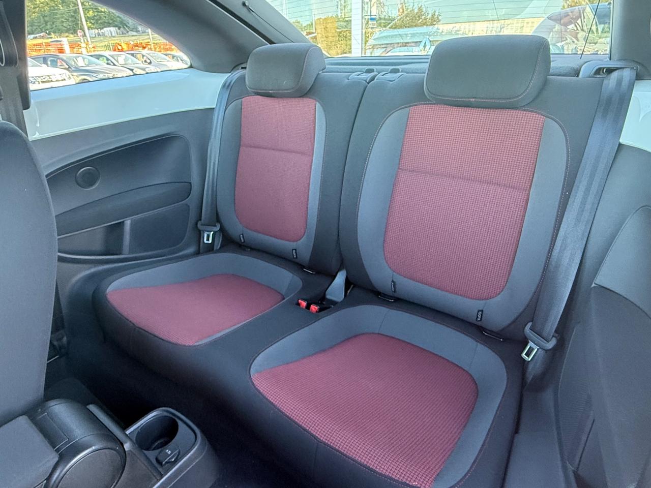 Volkswagen Maggiolino 1.6 TDI Design