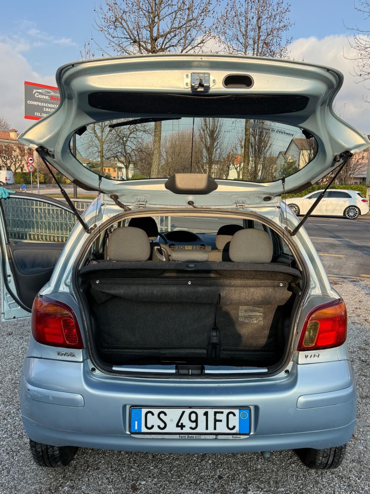 Toyota Yaris 1.0i 16V cat 5 porte Sol