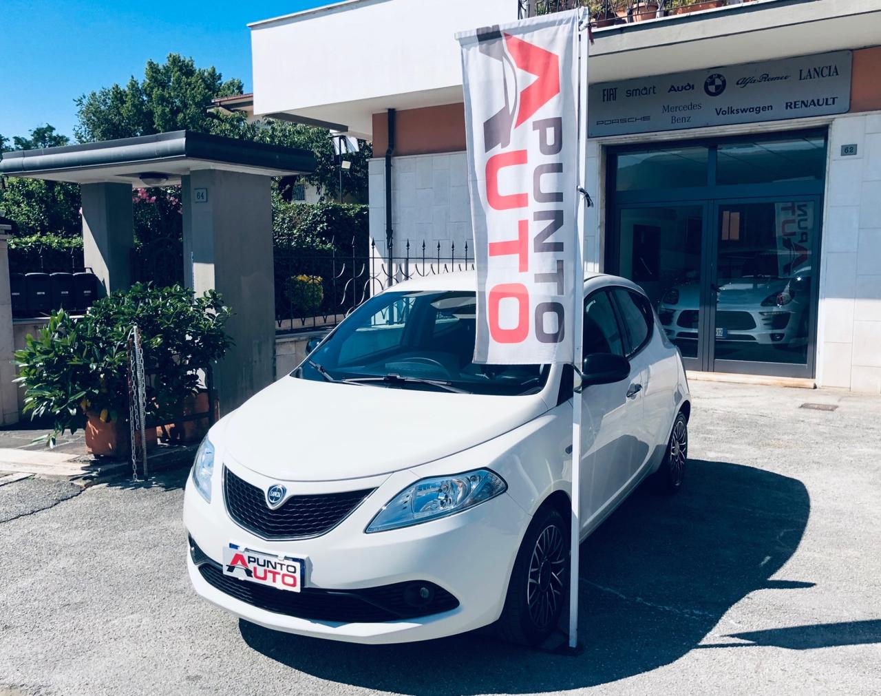 Lancia Ypsilon 1.0 FireFly 5 porte S&S Hybrid Ecochic Gold