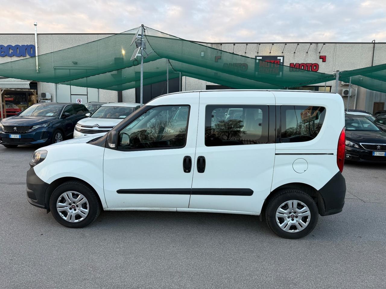 Fiat Doblo Combi N1 Autocarro 5 POSTI