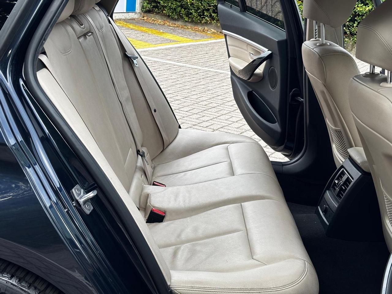 Bmw 318 318d Touring Luxury..CELL 320 147 1147 WUATSAPP
