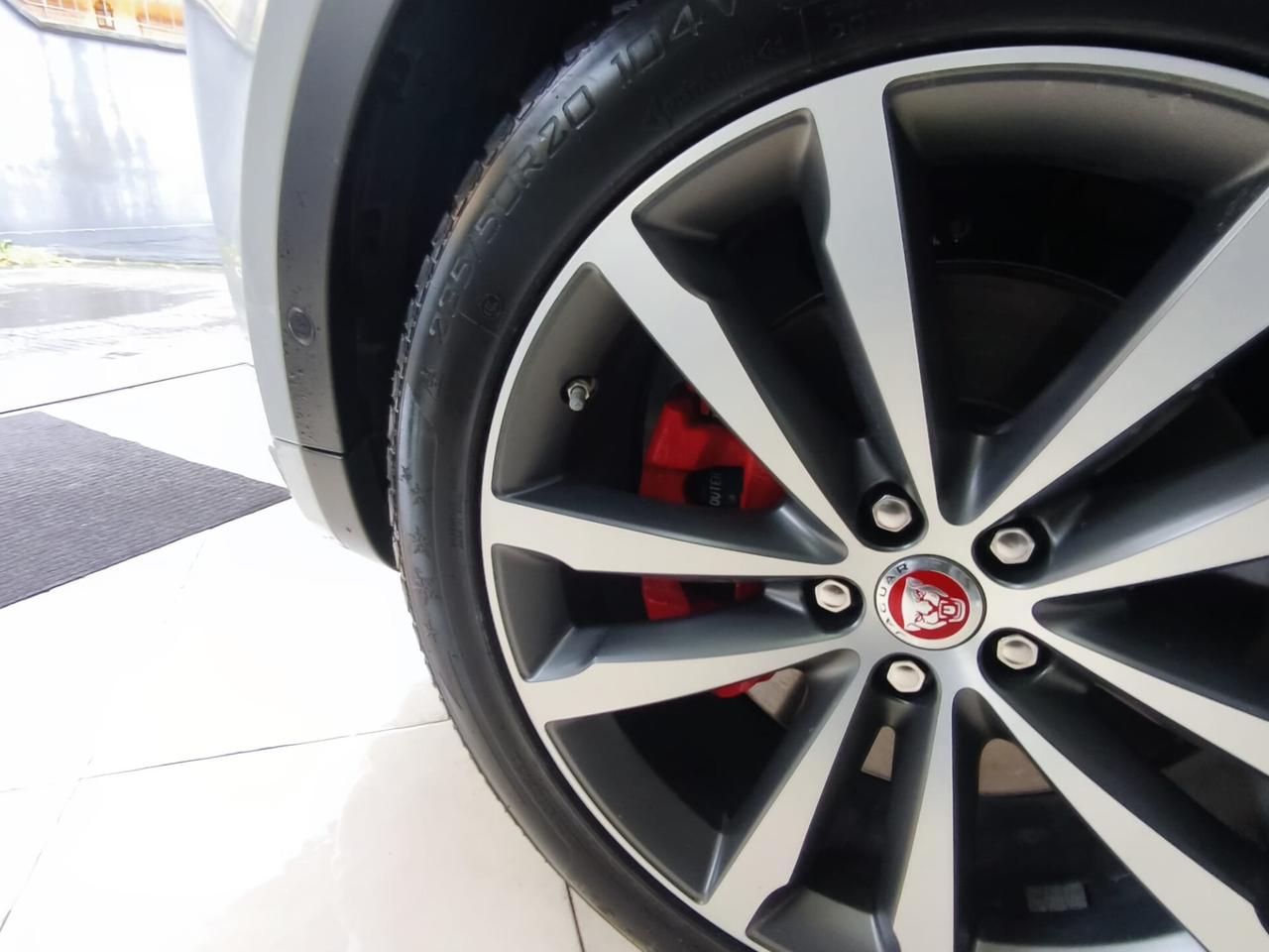 Jaguar E-Pace 2.0D 240 CV AWD aut. R-Dynamic HSE