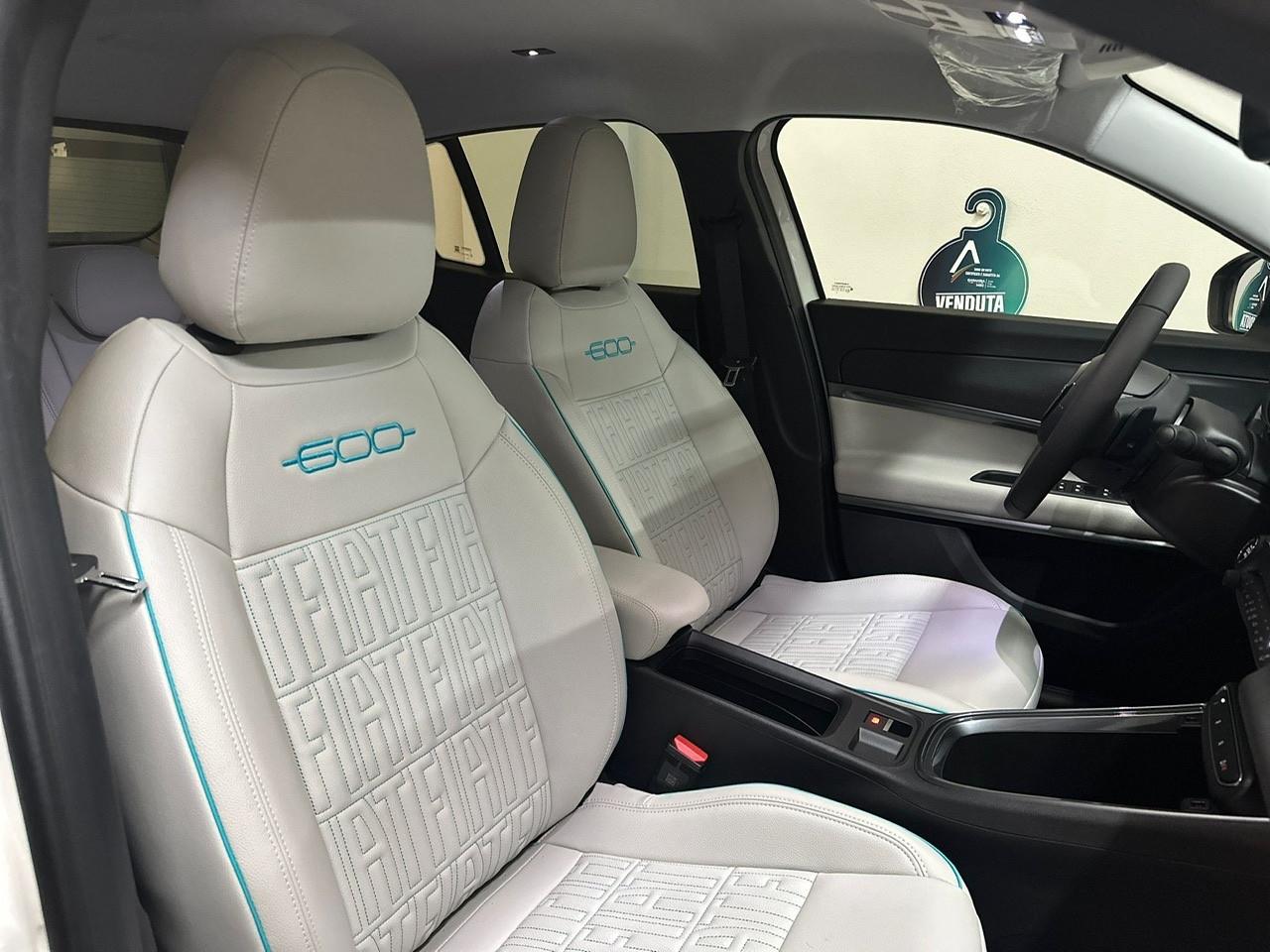 Fiat 600 Hybrid 110 CV DCT MHEV La Prima