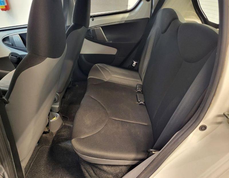 Toyota Aygo Aygo 1.0 12V VVT-i 3 porte Now Connect
