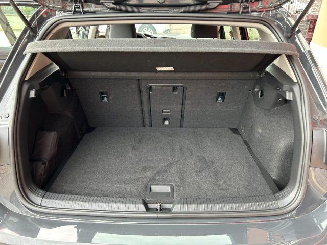 VOLKSWAGEN Golf 1.5 TGI DSG Life