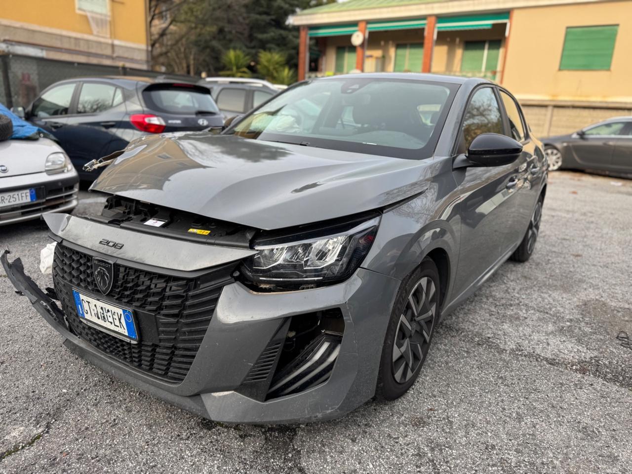 PEUGEOT 208 BENZINA SINISTRATA MARCIANTE