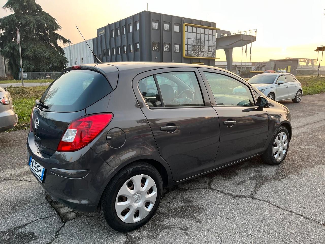 Opel Corsa 1.2 5 porte **NEOPATENTATI**