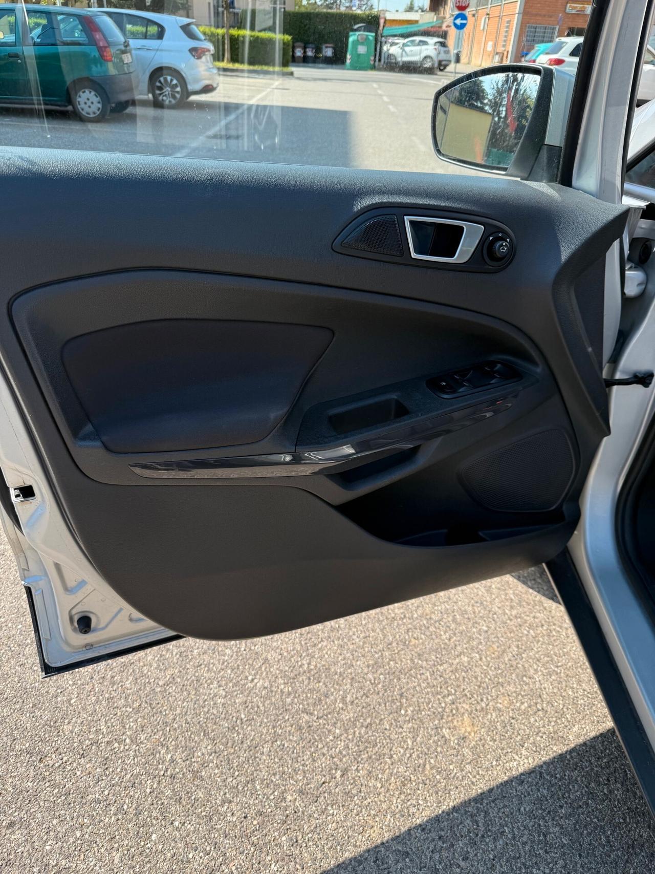 Ford EcoSport 1.5 tdci - NEOPATENTATI - 12 MESI DI GARANZIA -