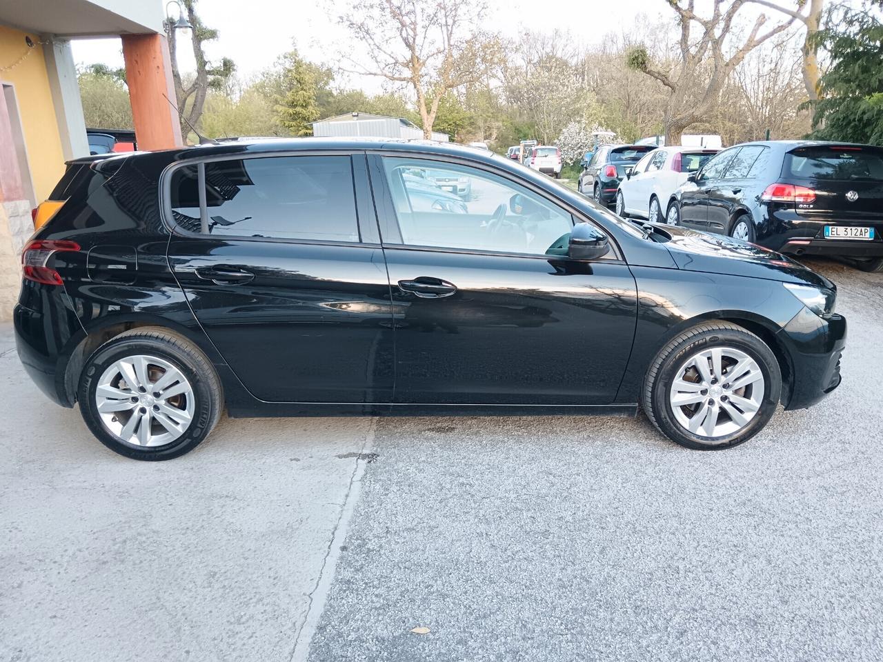 Peugeot 308 1.6 BLUEHDI 120CV NEOPATENTATI