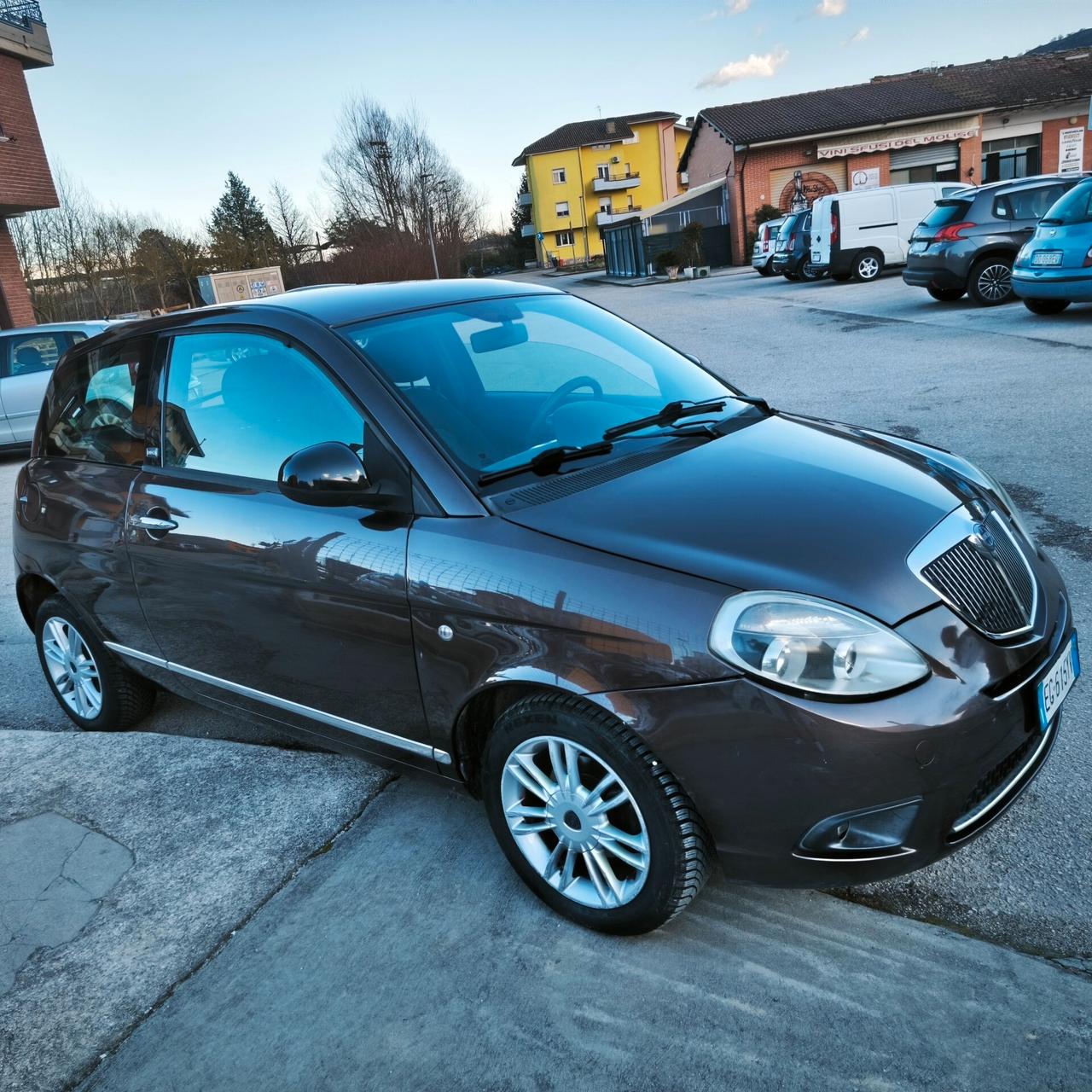 Lancia Ypsilon 1.2 69 CV Unyca