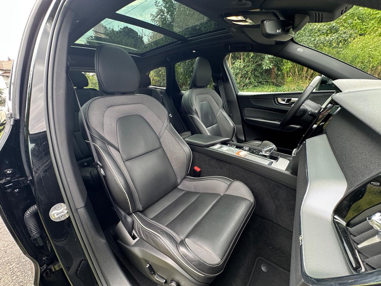 Volvo XC 60 B5 (d) AWD Ultimate Dark - 2023