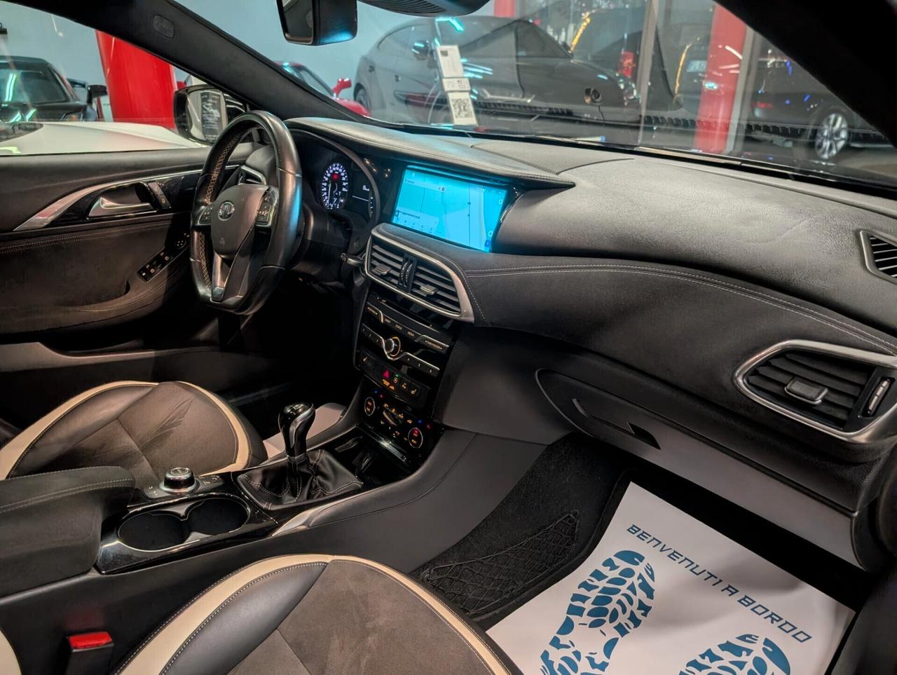 Infiniti Q30 1.5 diesel Sport Black