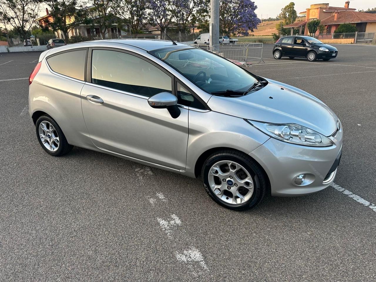 Ford Fiesta 1.4 TDCi 70CV 5 porte Titanium