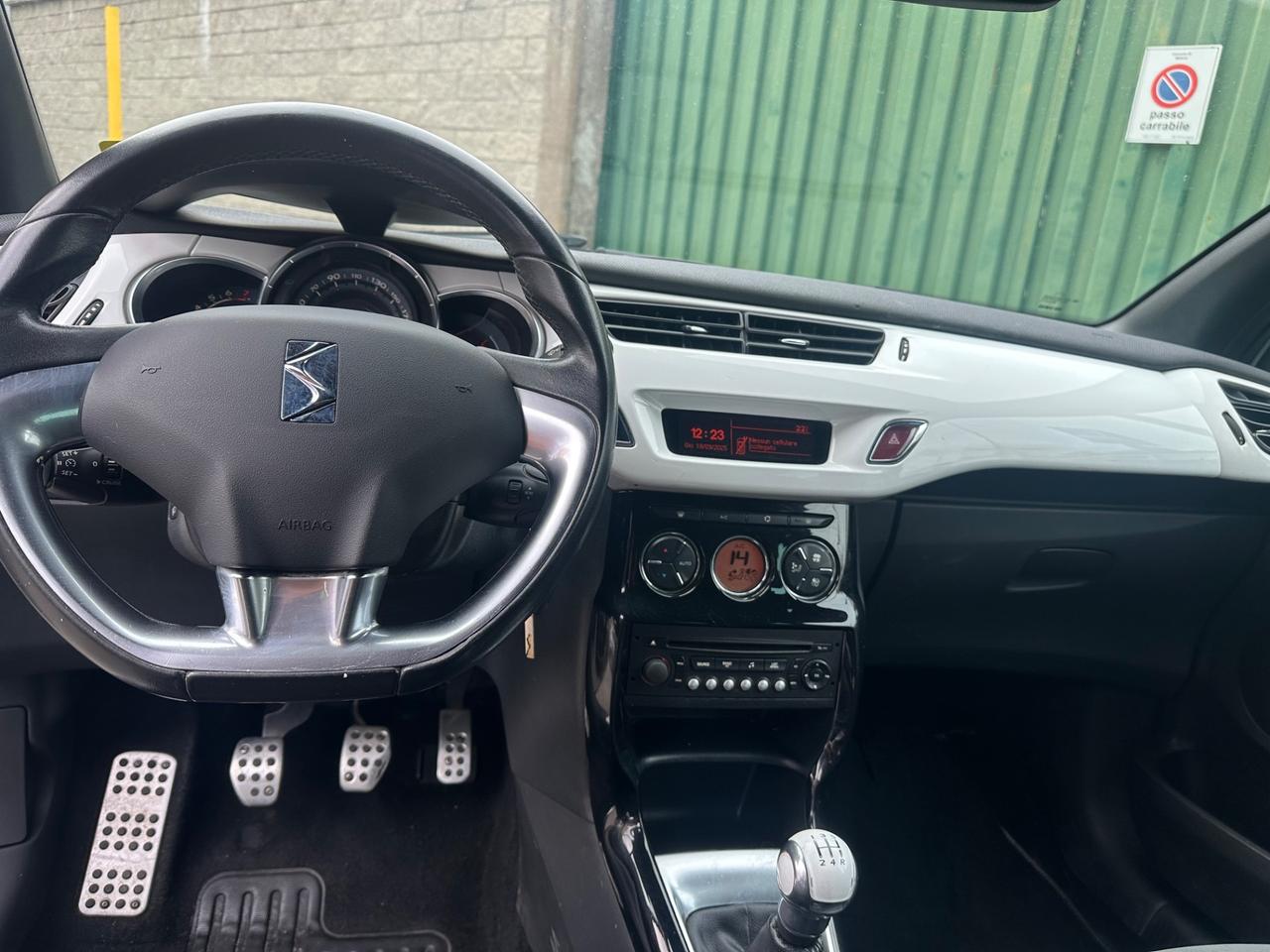 Ds DS3 3 1.6 VTi 120 aut. Just Black