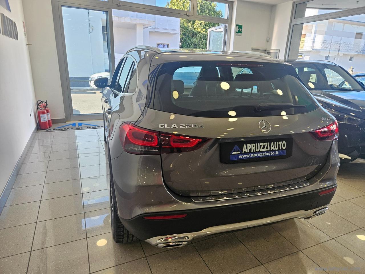 MERCEDES-BENZ GLA 220 d Automatic 4Matic Sport Plus