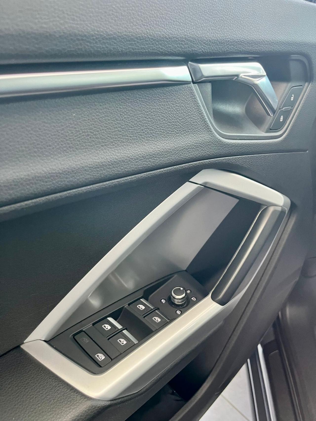 Audi Q3 2.0 TDI 150 CV S tronic