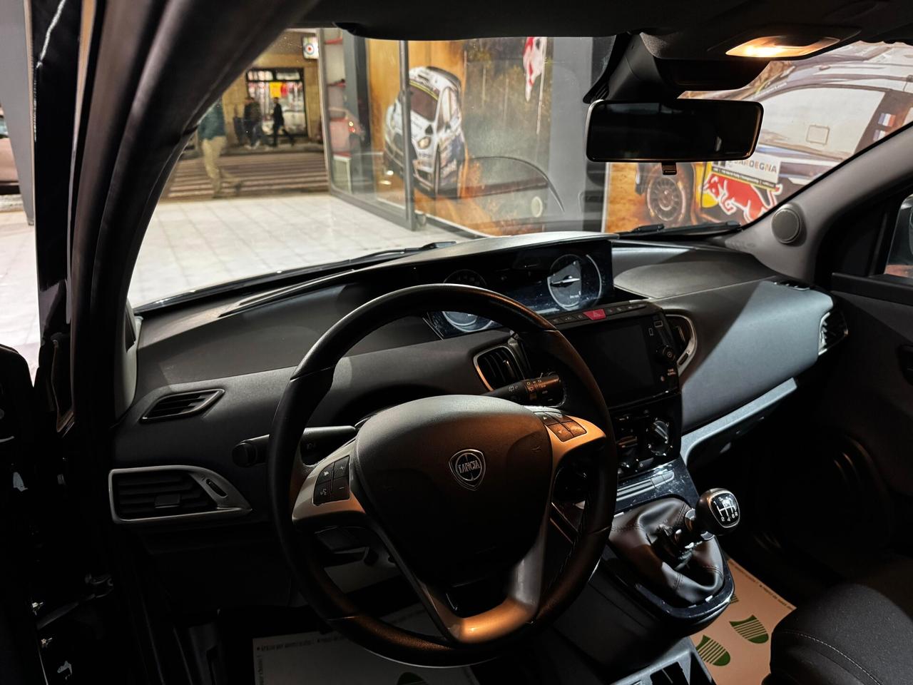 Lancia Ypsilon 1.0 FireFly 5 porte S&S Hybrid Gold