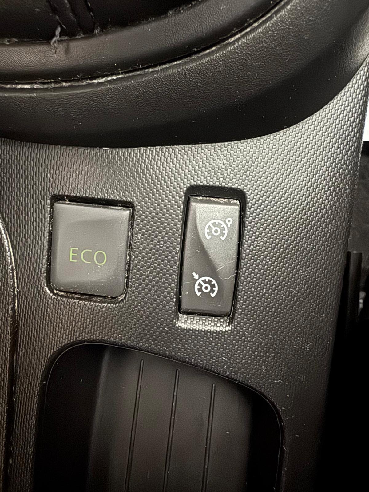 Renault Captur 0.9 TCE BENZ 90CV S&S ZEN UNIPRO 2015