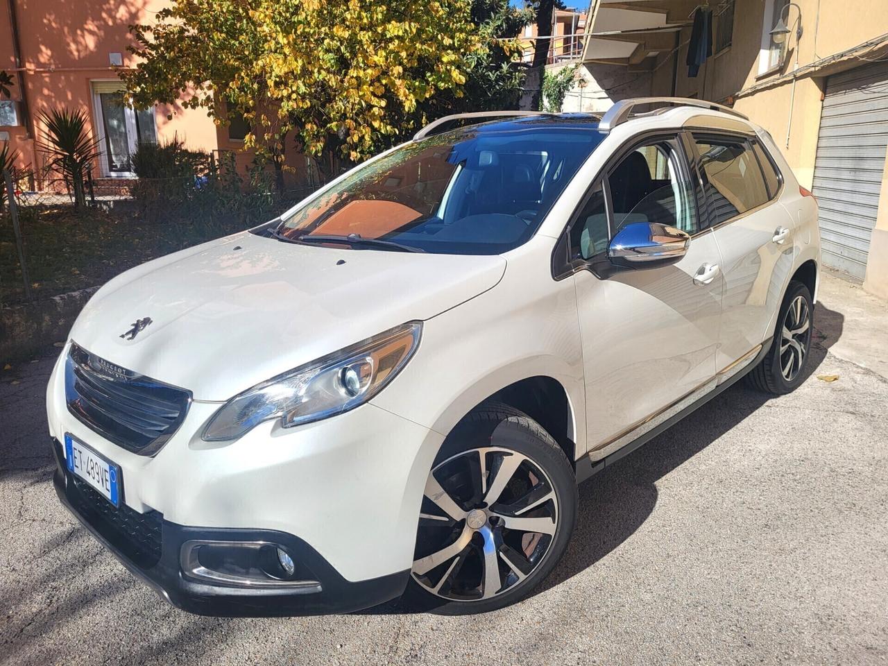 PEUGEOT 2008 1,6 HDI-TETTO PANOR-NAVI-3 REVISIONI