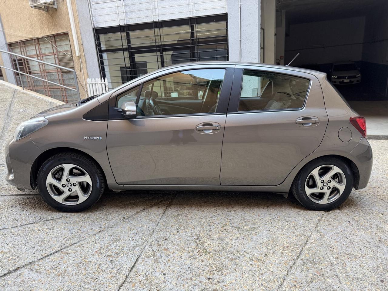 Toyota Yaris 1.5 hybrid TAGLIANDO COMPLETO