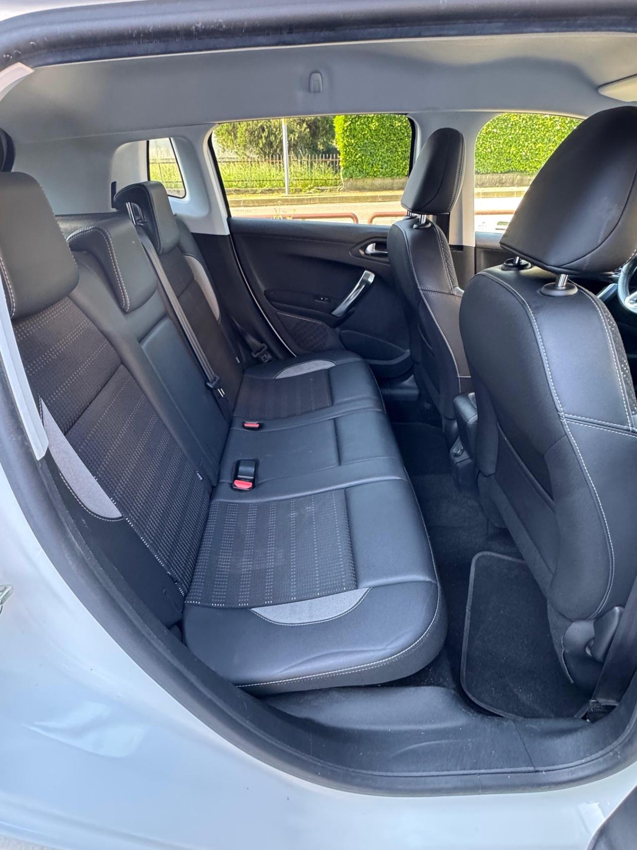 Peugeot 2008 BlueHDi 100 Black Matt