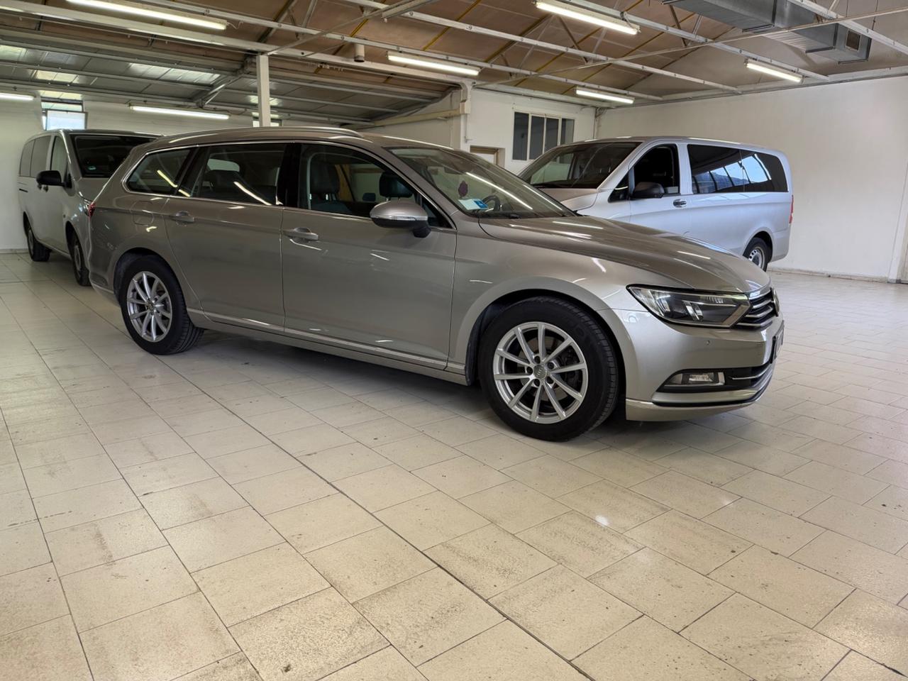 Volkswagen Passat Variant 2.0 TDI DSG Highline BlueMotion Technology