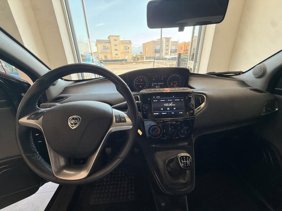 Lancia Ypsilon III 1.0 firefly hybrid Gold s&s 70cv 5p.ti