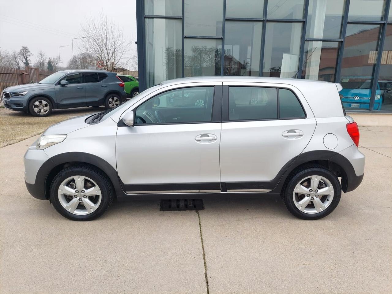 TOYOTA Urban Cruiser 1.4 D-4D AWD Sol - 2009