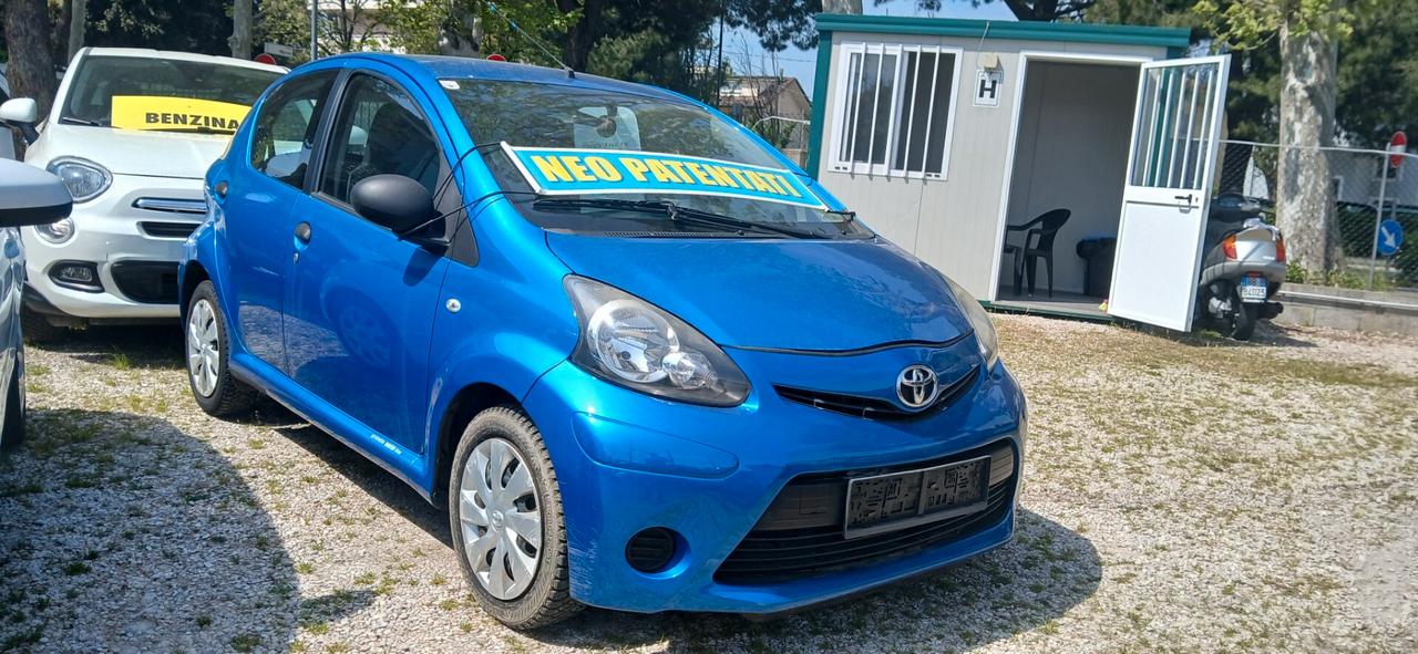 Toyota Aygo 1.0 VVT-i 69 CV 5 porte x-clusiv